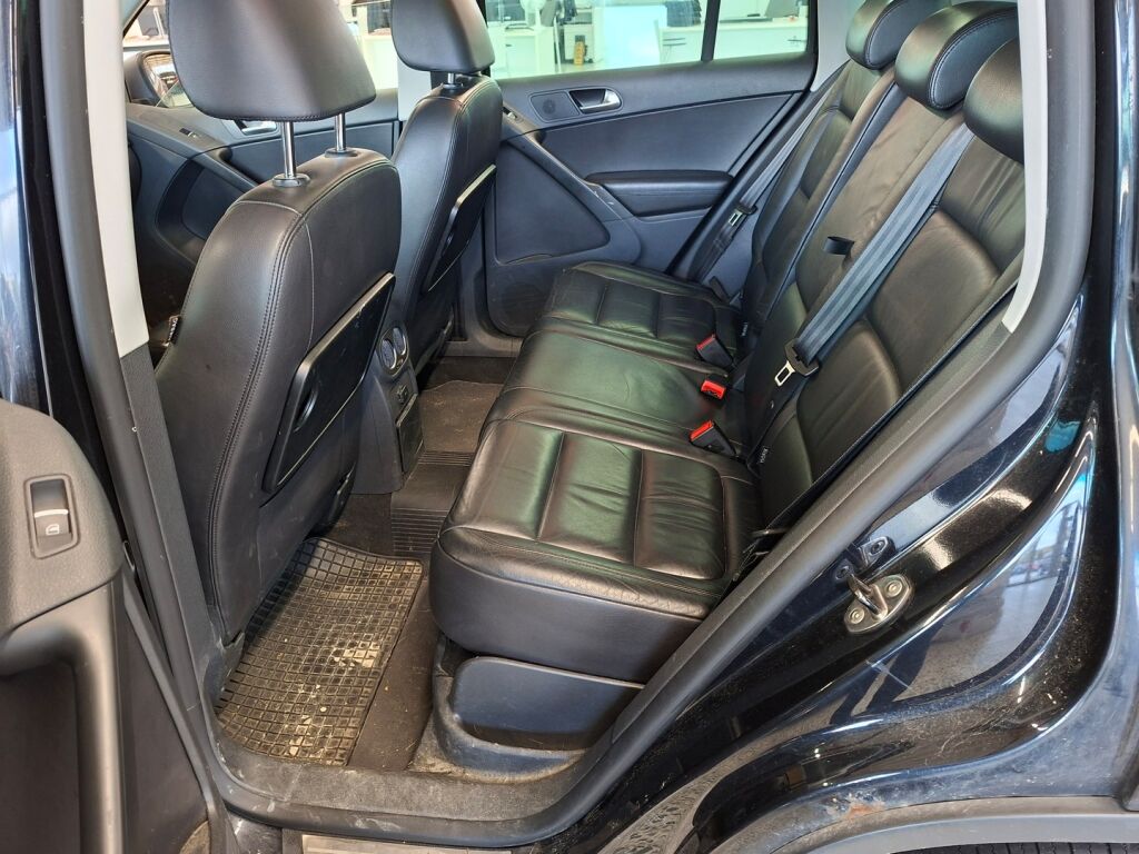 Volkswagen Tiguan 2011 Musta