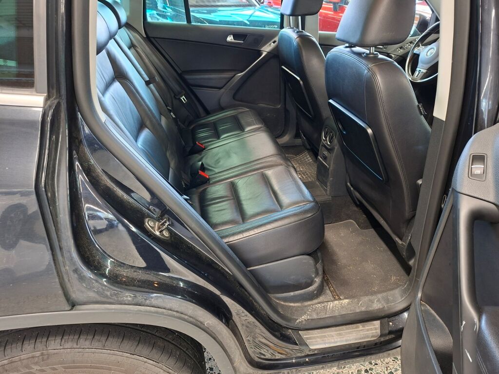 Volkswagen Tiguan 2011 Musta