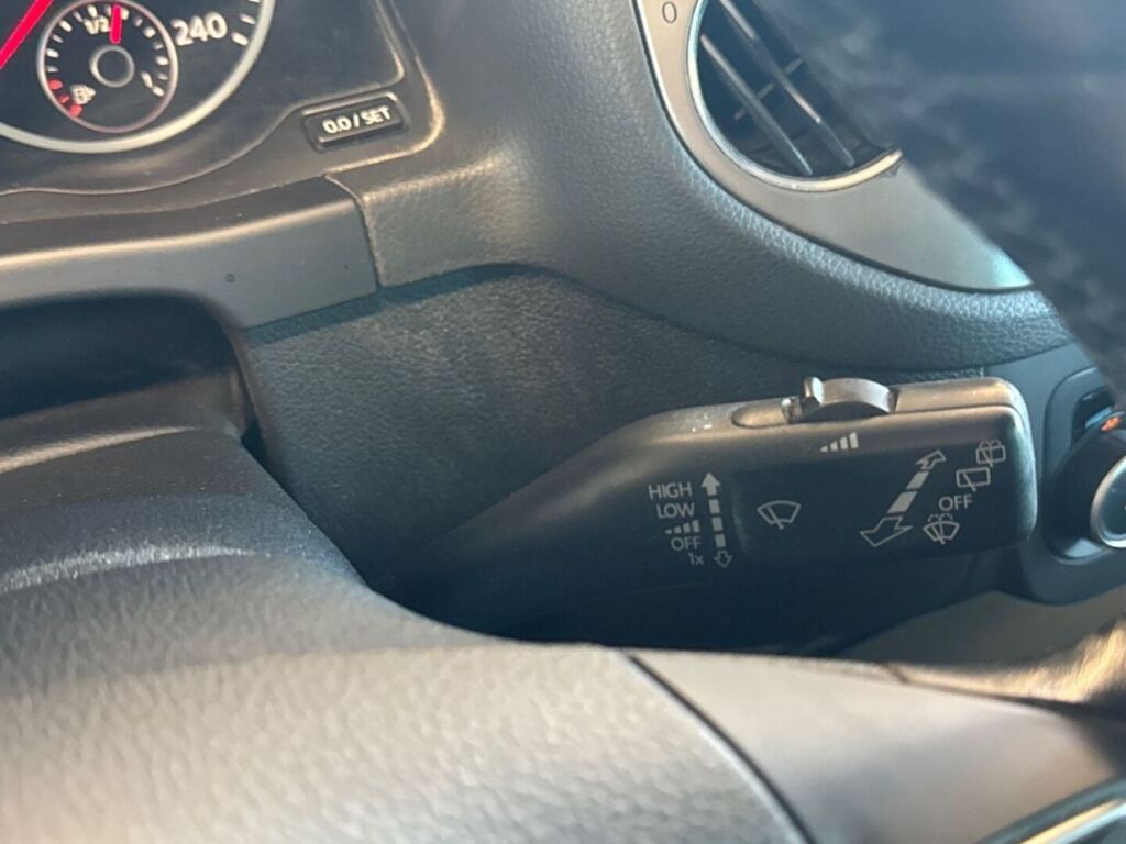 Volkswagen Tiguan 2011 Musta