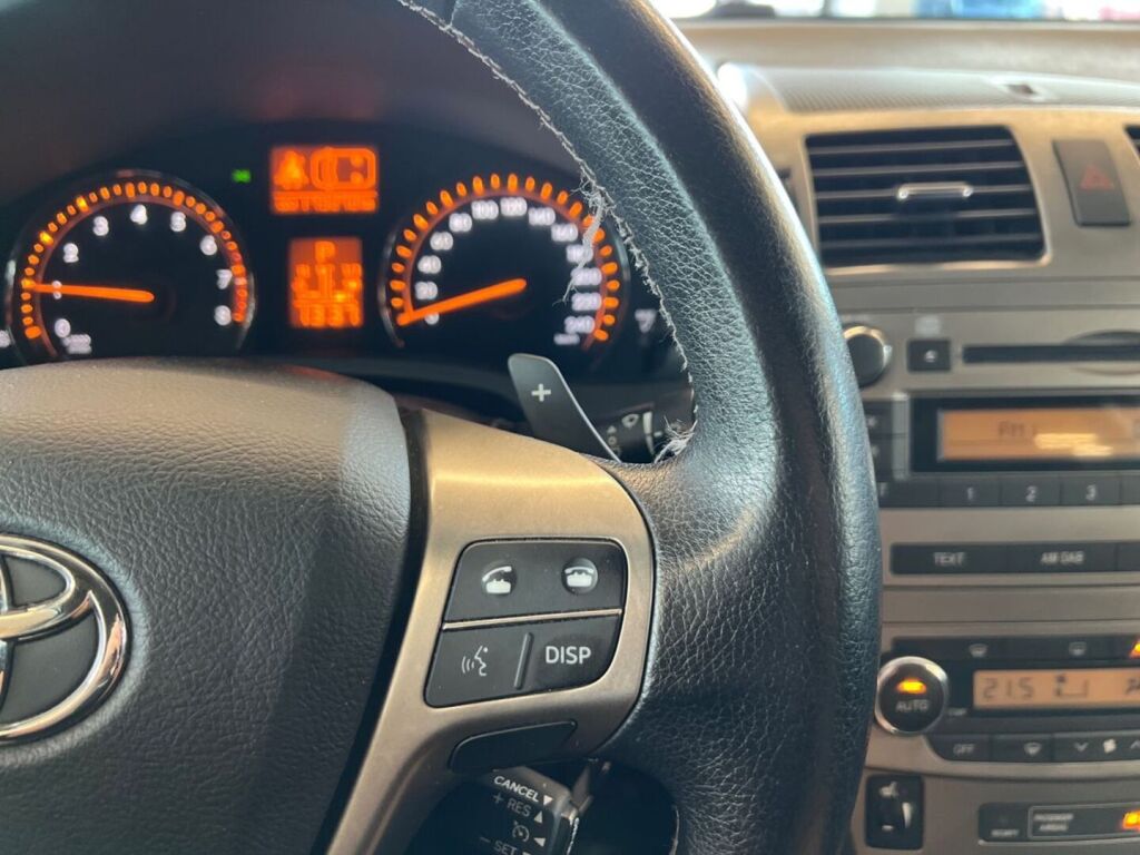 Toyota Avensis 2011 Sininen