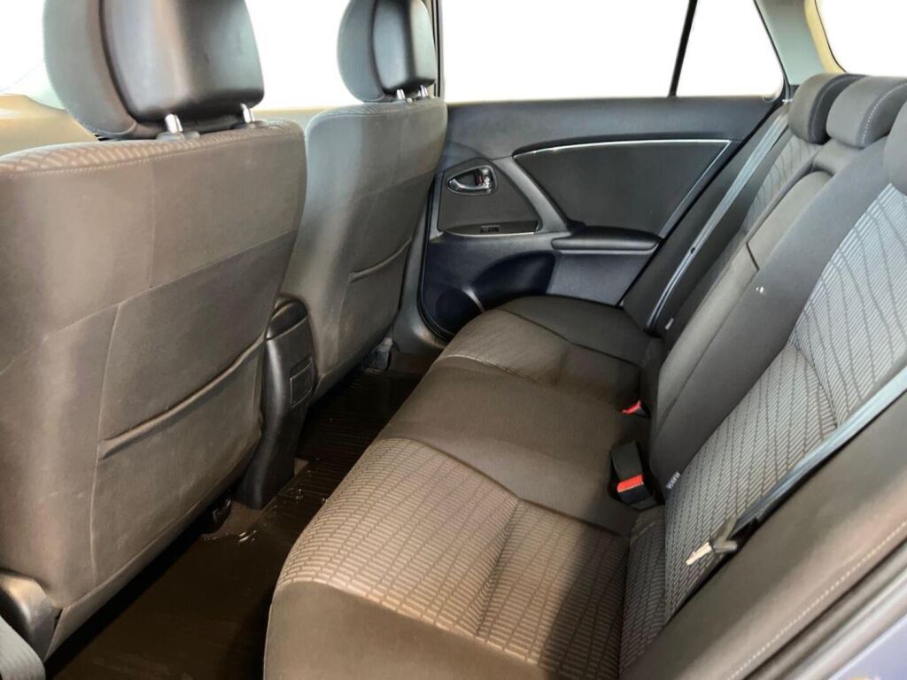Toyota Avensis 2011 Sininen