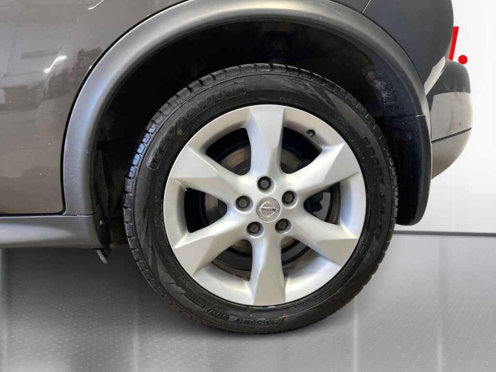 Nissan Juke 2011 Ruskea (beige)