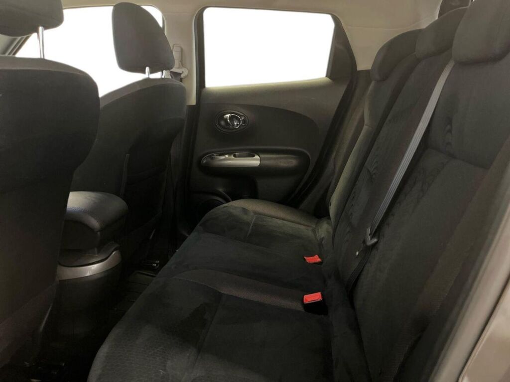 Nissan Juke 2011 Ruskea (beige)