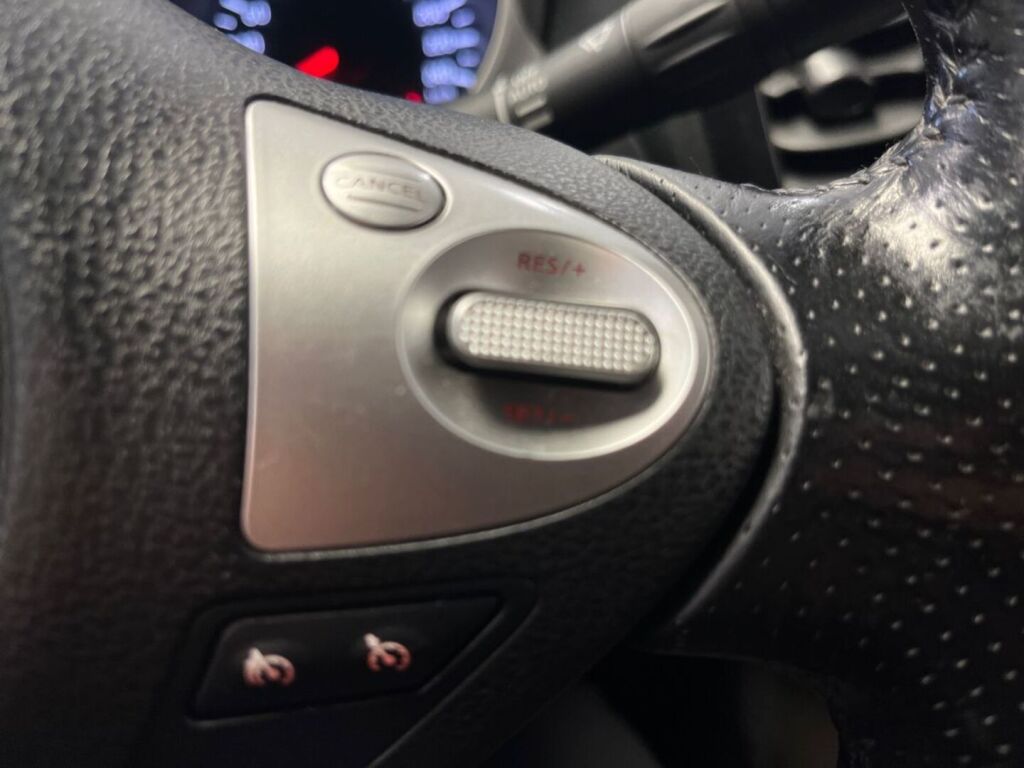 Nissan Juke 2011 Ruskea (beige)