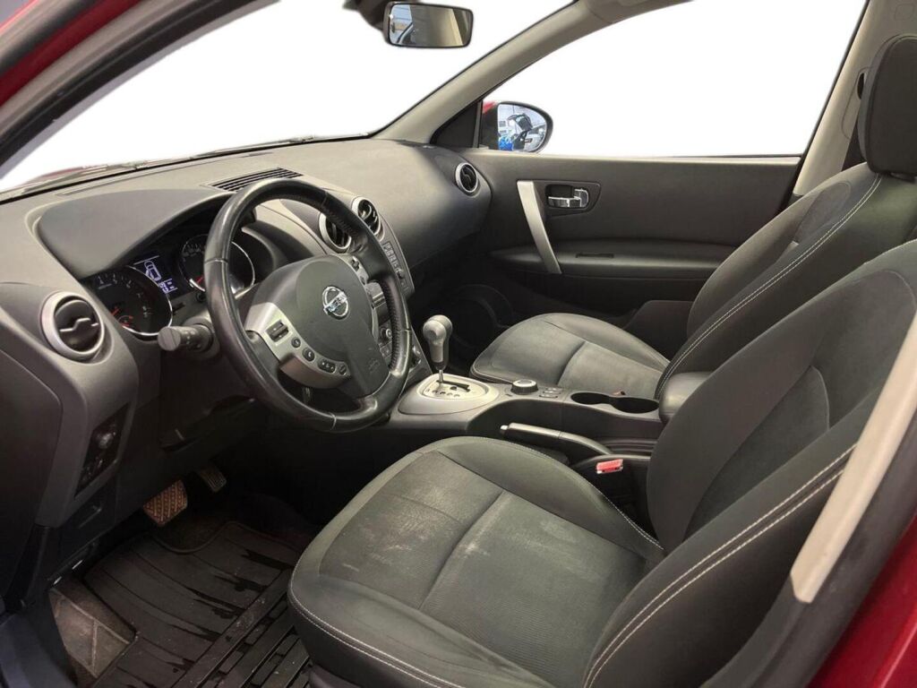 Nissan Qashqai+2 2011 Punainen