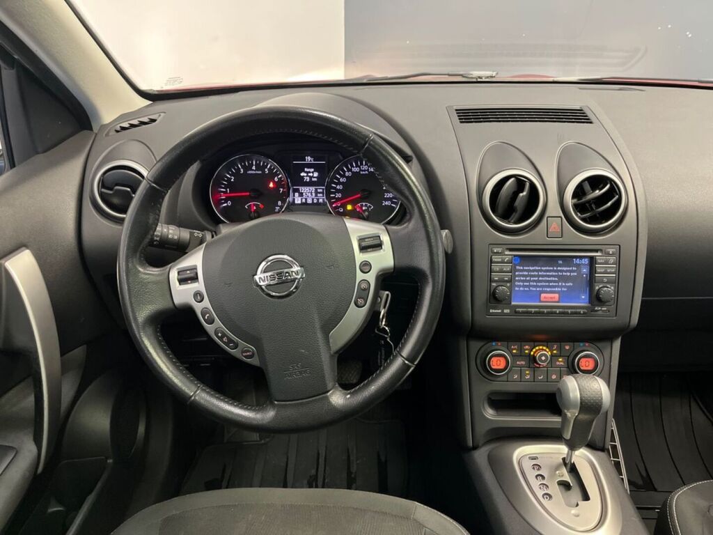 Nissan Qashqai+2 2011 Punainen