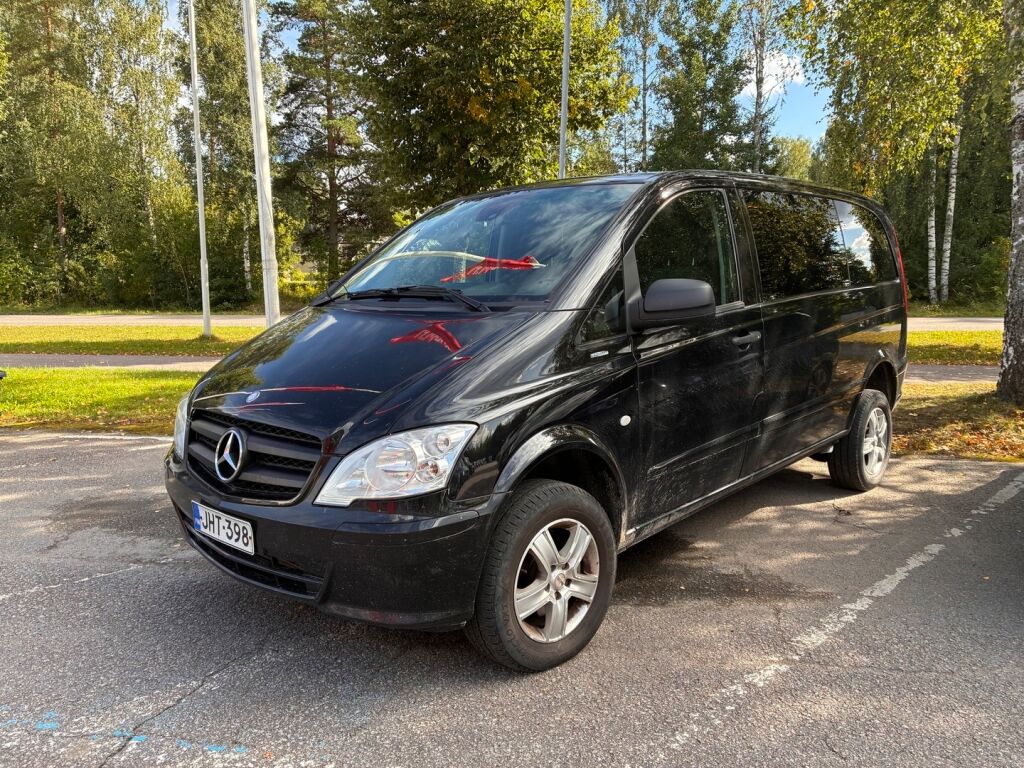 Mercedes-Benz Vito 2011 Musta