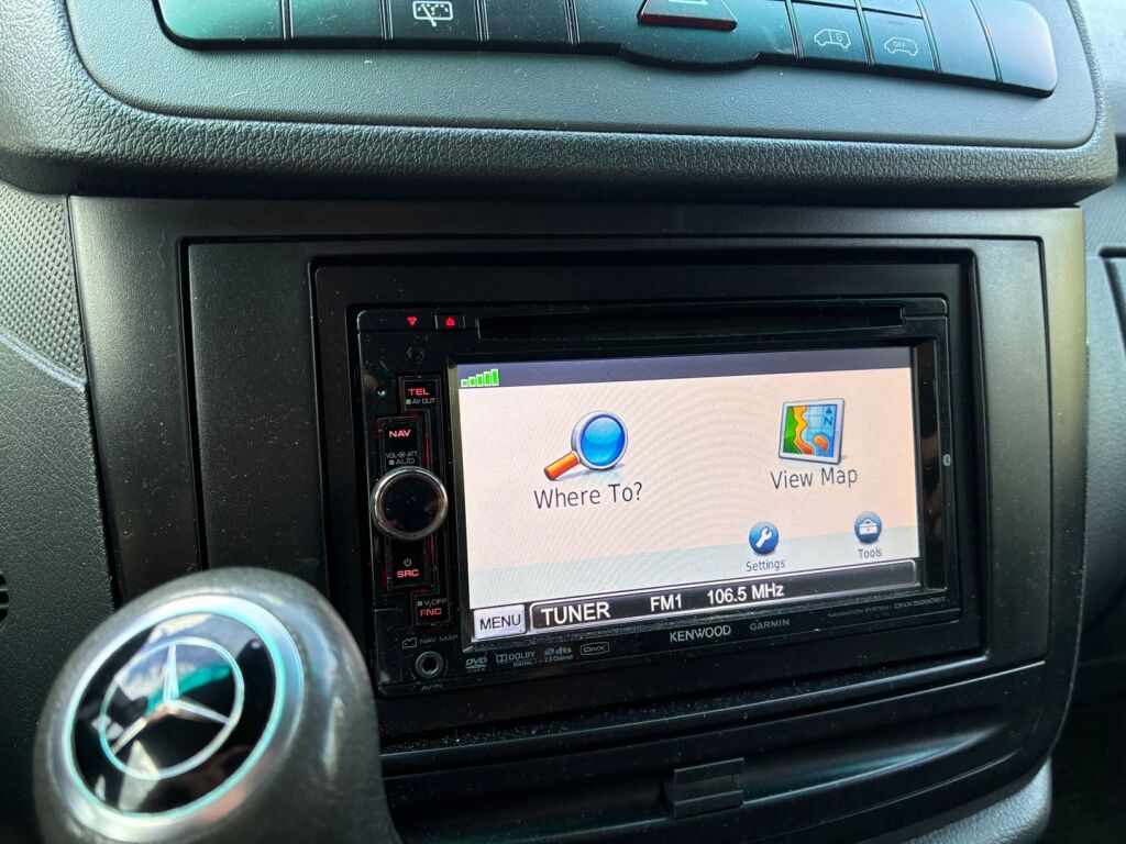Mercedes-Benz Vito 2011 Musta