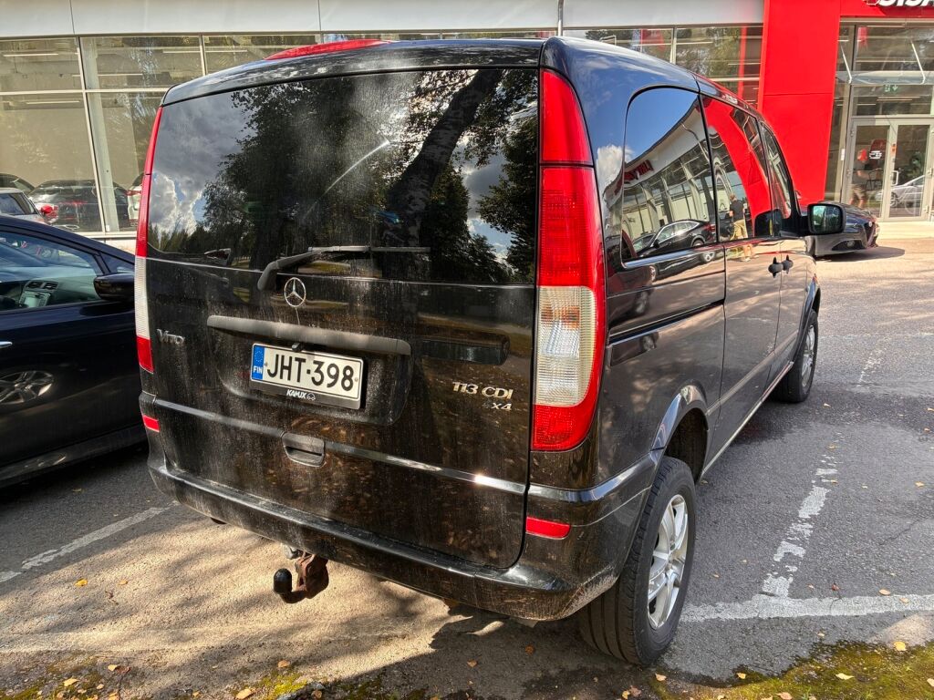 Mercedes-Benz Vito 2011 Musta