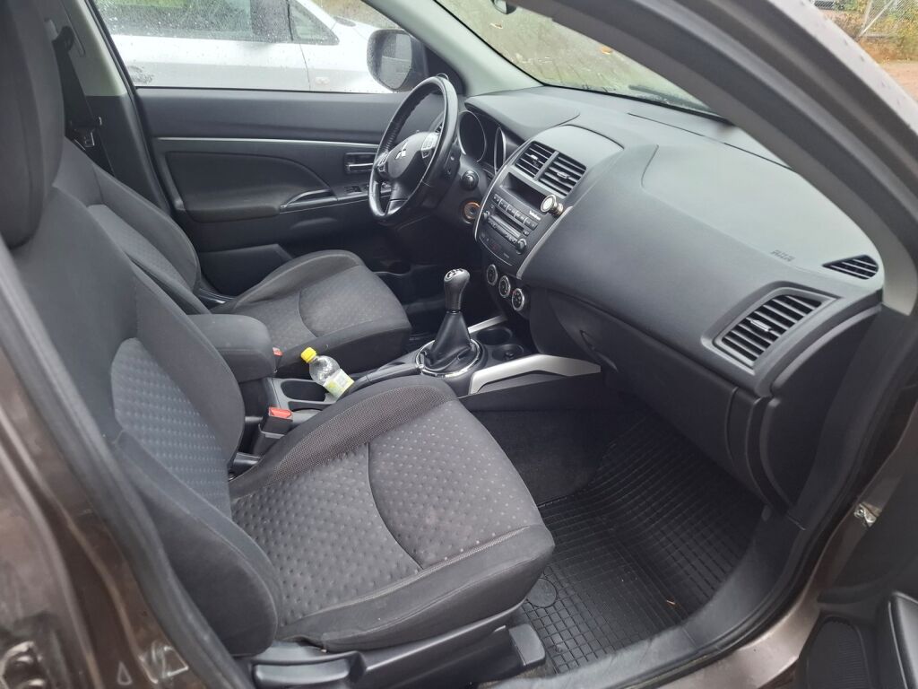 Mitsubishi ASX 2011 Ruskea (beige)