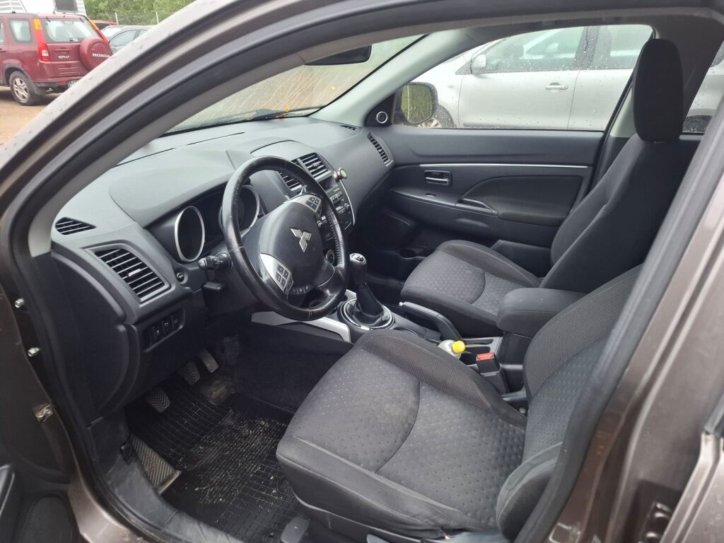 Mitsubishi ASX 2011 Ruskea (beige)
