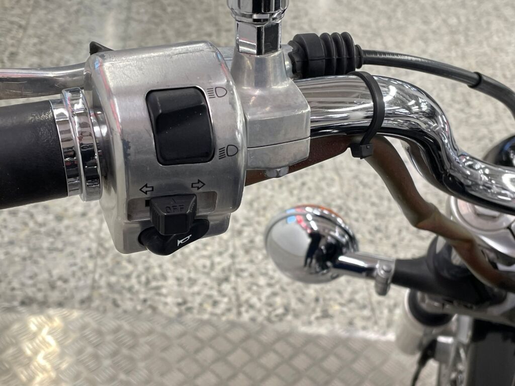 Yamaha XVS 1999 TL V P 184