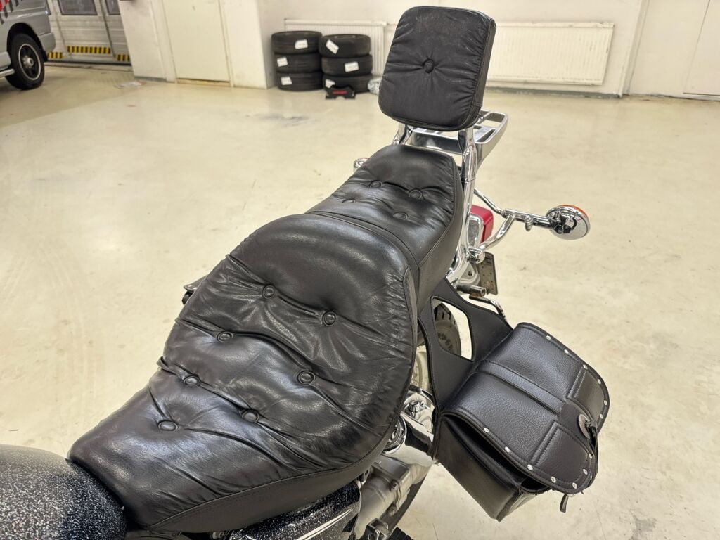 Yamaha XV 1999 PUNAINEN