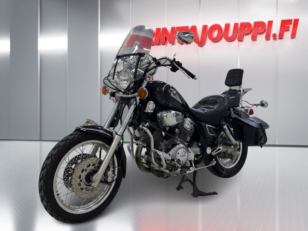 Yamaha XV 1999 PUNAINEN