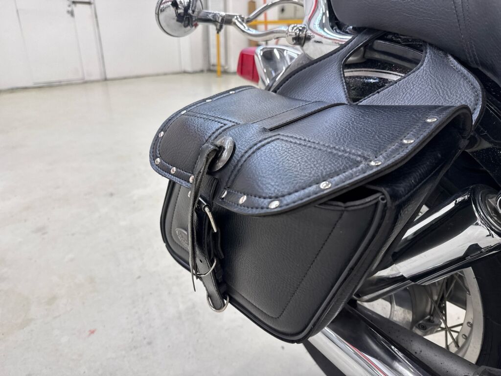 Yamaha XV 1999 PUNAINEN