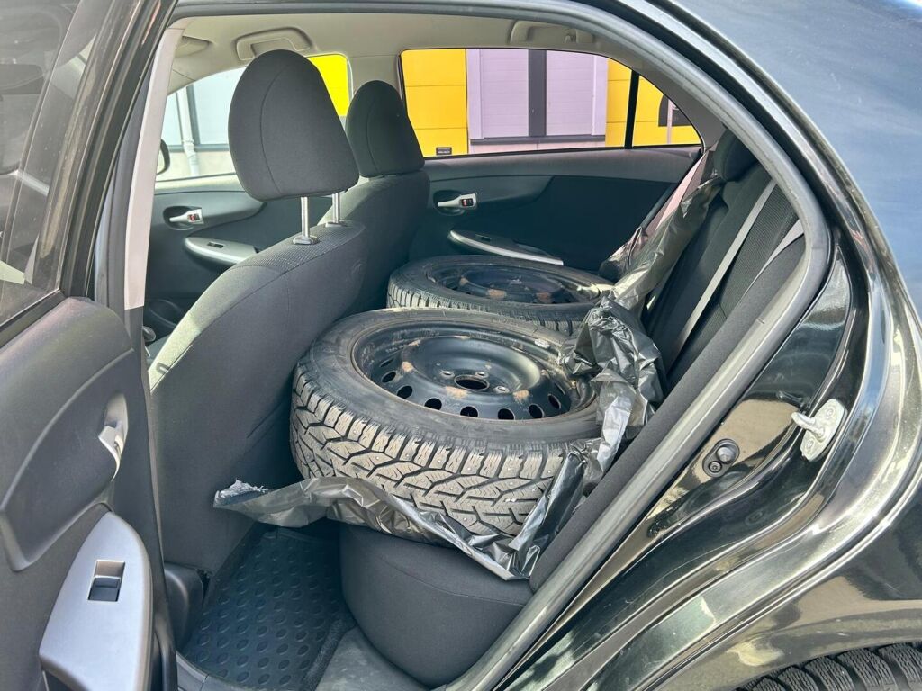 Toyota Corolla 2008 Musta