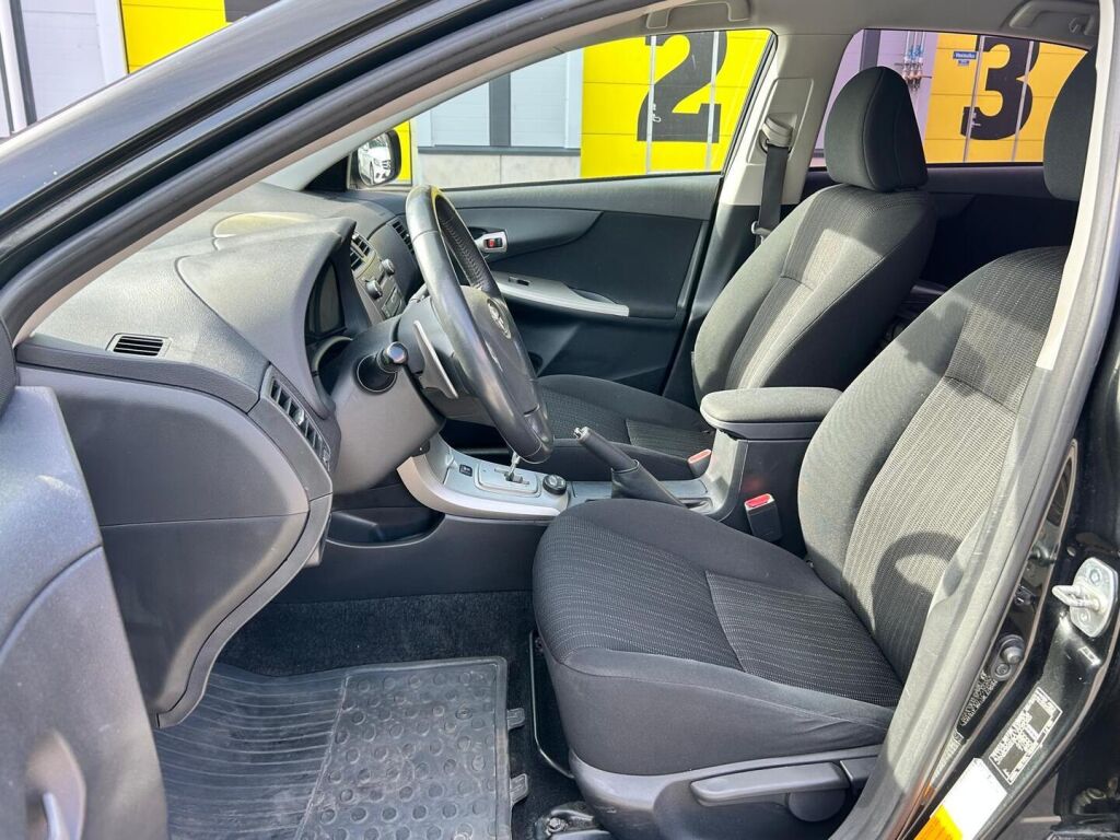 Toyota Corolla 2008 Musta