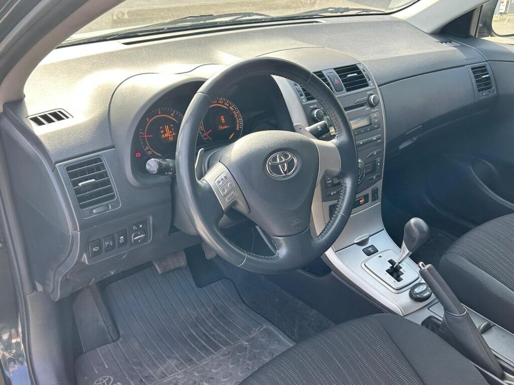 Toyota Corolla 2008 Musta