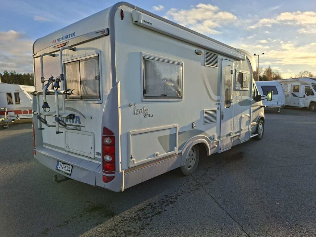 Adria IZOLA S 687 SP 2008 Valkoinen
