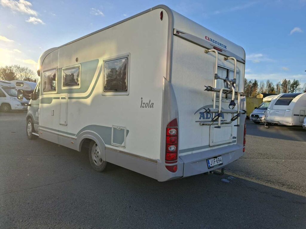Adria IZOLA S 687 SP 2008 Valkoinen