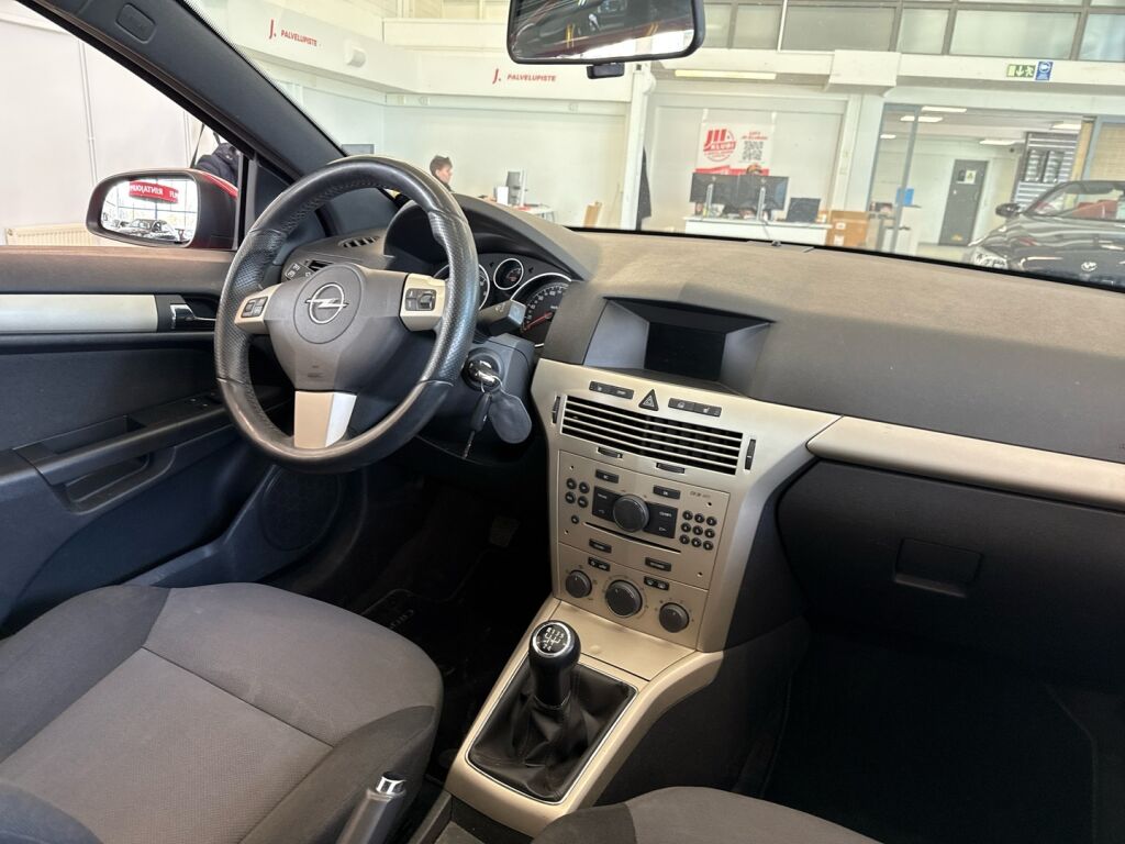 Opel Astra 2009 Punainen
