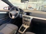 Opel Astra 2009 Punainen