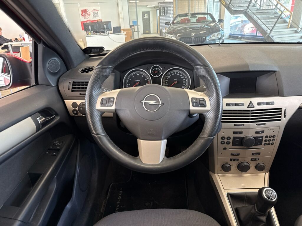 Opel Astra 2009 Punainen
