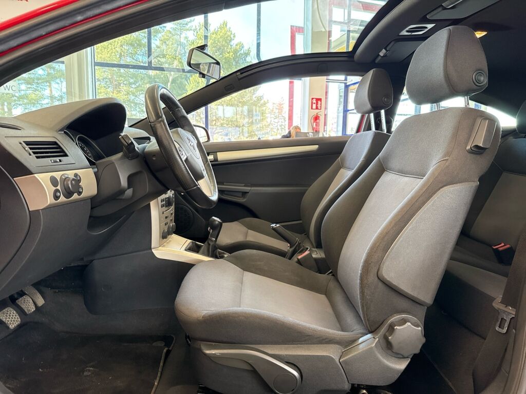 Opel Astra 2009 Punainen