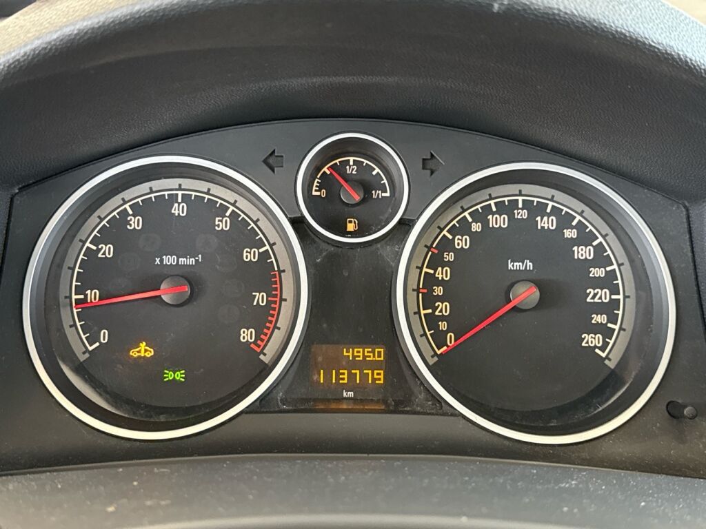 Opel Astra 2009 Punainen