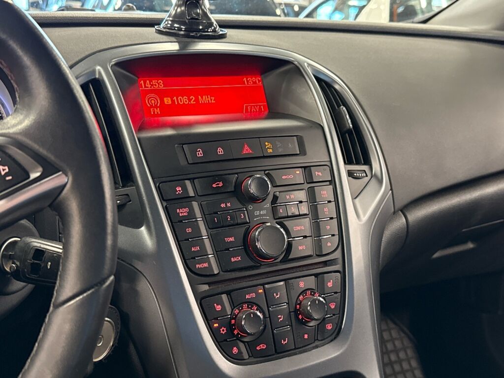 Opel Astra 2013 Punainen