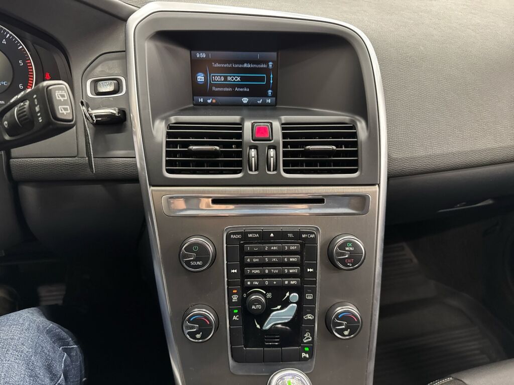 Volvo XC60 2012 Musta