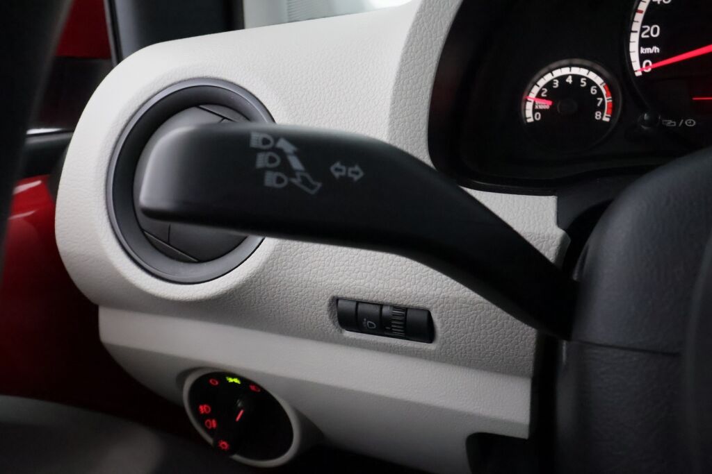 Volkswagen up! 2012 Punainen