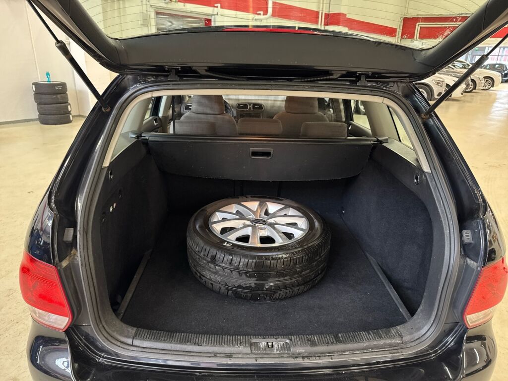 Volkswagen Golf 2013 Musta