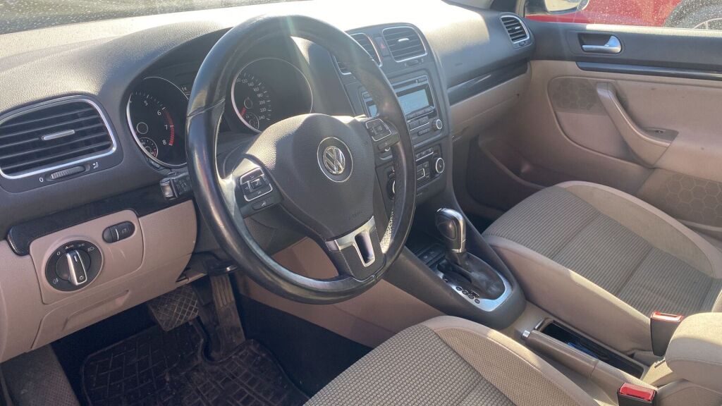 Volkswagen Golf 2013 Musta
