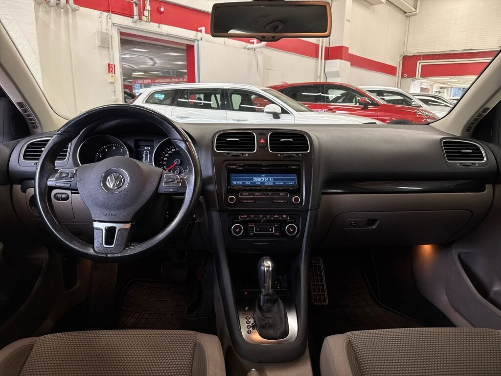 Volkswagen Golf 2013 Musta