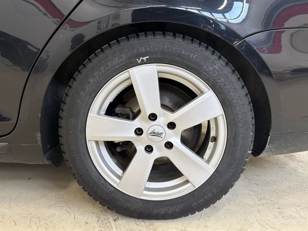 Volkswagen Golf 2013 Musta