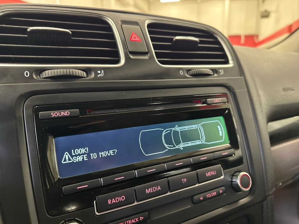 Volkswagen Golf 2013 Musta