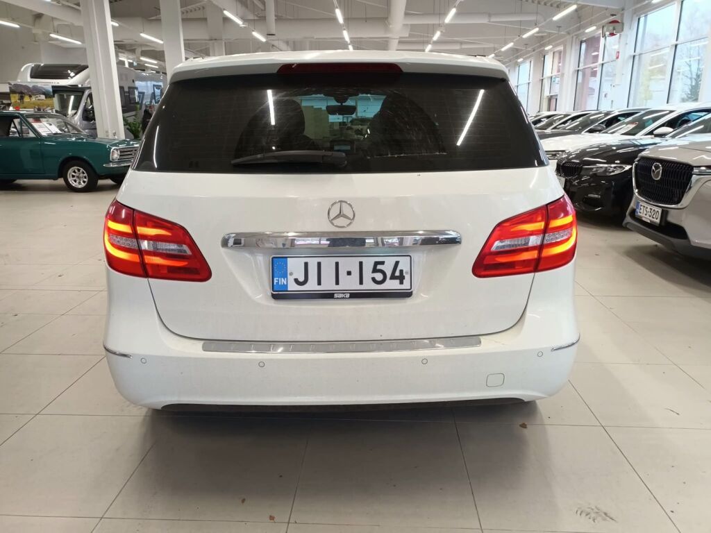 Mercedes-Benz B 2013 Valkoinen