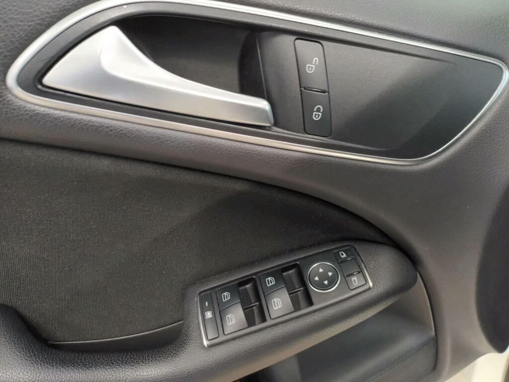 Mercedes-Benz B 2013 Valkoinen