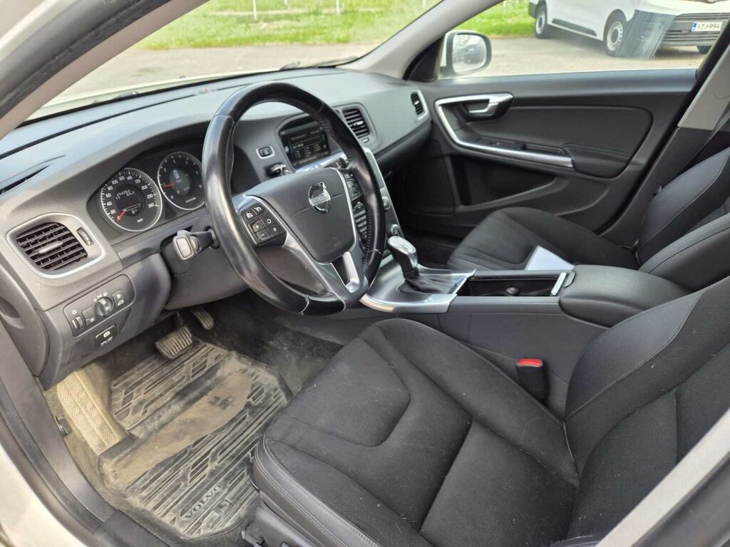 Volvo V60 2012 Valkoinen