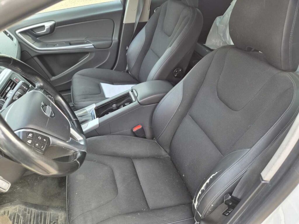 Volvo V60 2012 Valkoinen