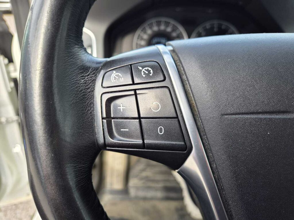 Volvo V60 2012 Valkoinen