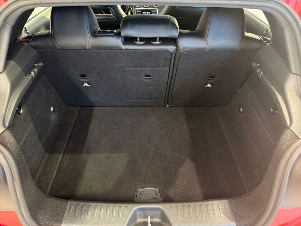 Mercedes-Benz A 2012 Punainen