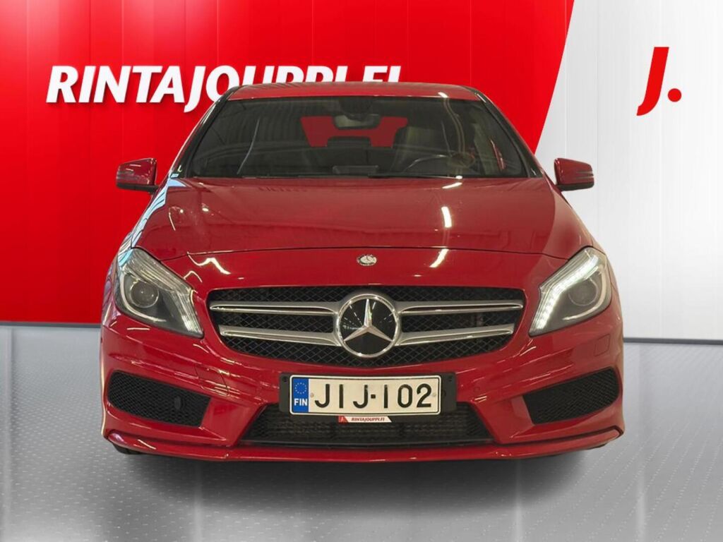 Mercedes-Benz A 2012 Punainen