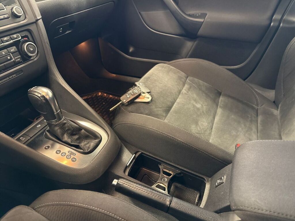 Volkswagen Golf 2012 Hopea