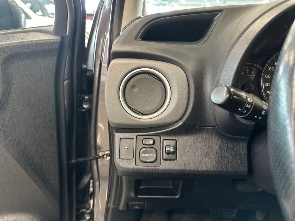 Toyota Yaris 2013 Harmaa