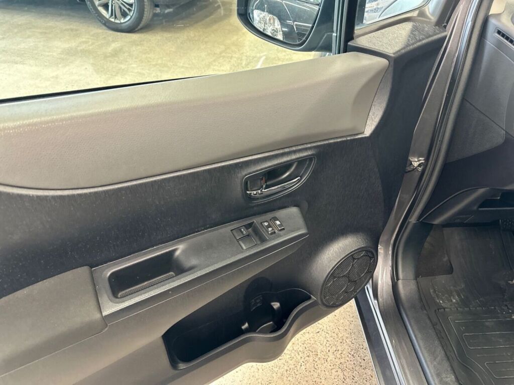 Toyota Yaris 2013 Harmaa
