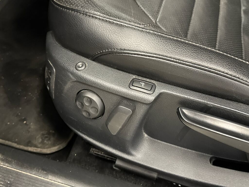 Volkswagen Passat 2012 Harmaa