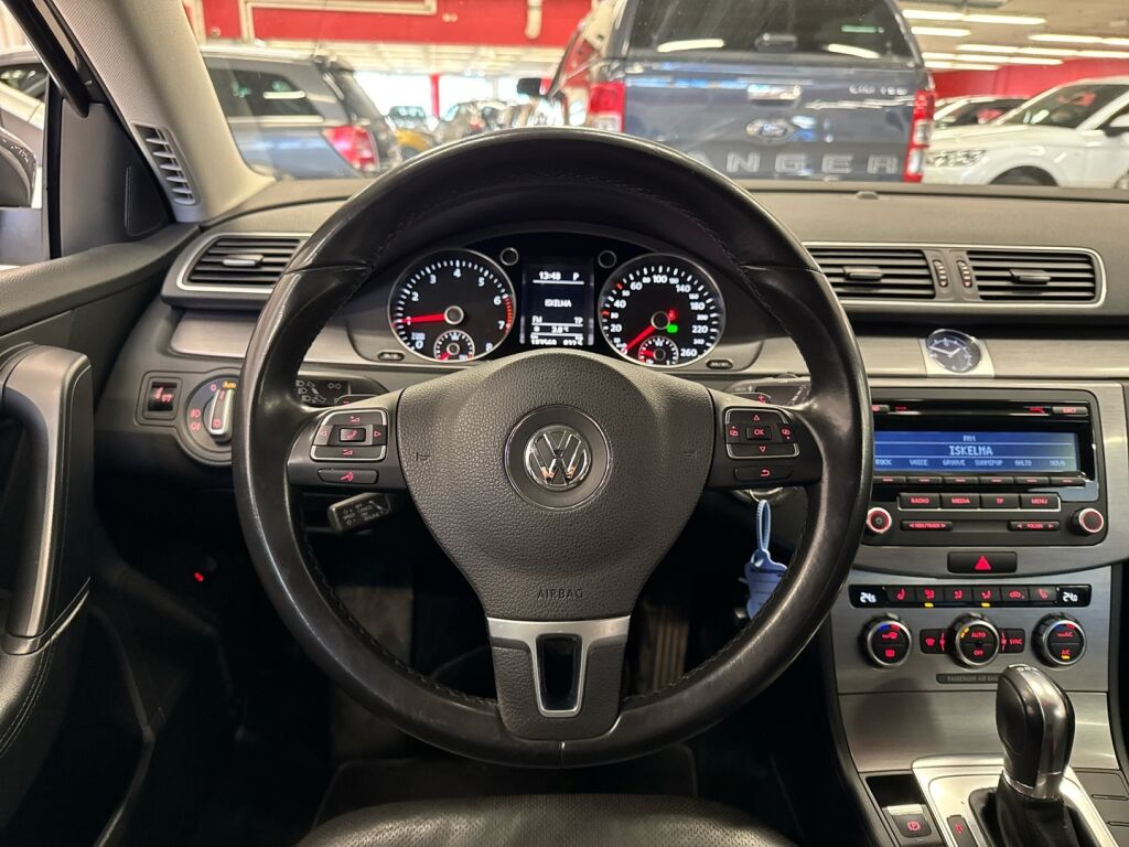Volkswagen Passat 2012 Harmaa