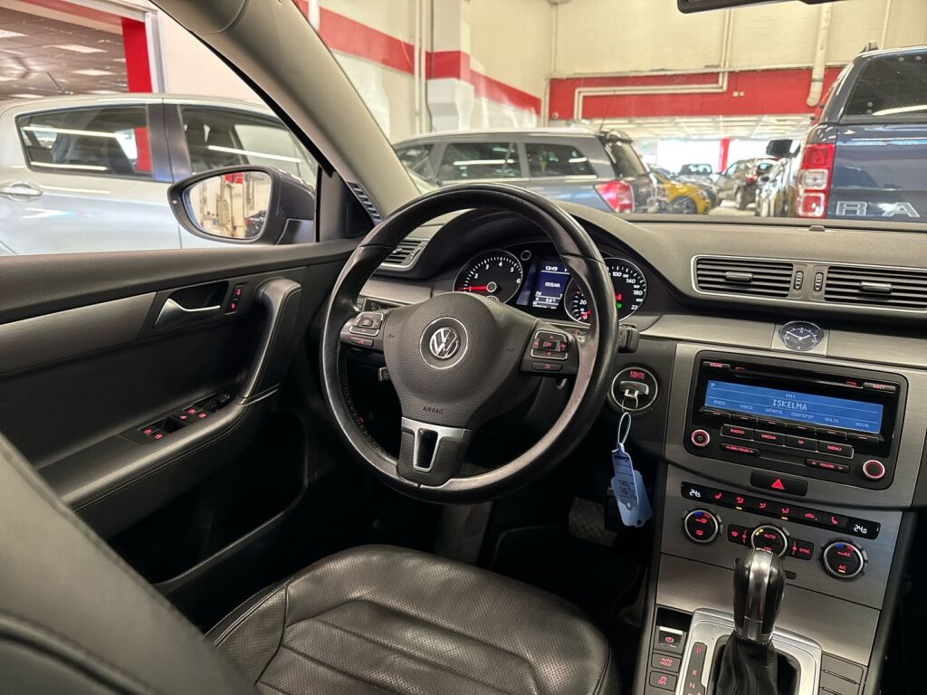 Volkswagen Passat 2012 Harmaa
